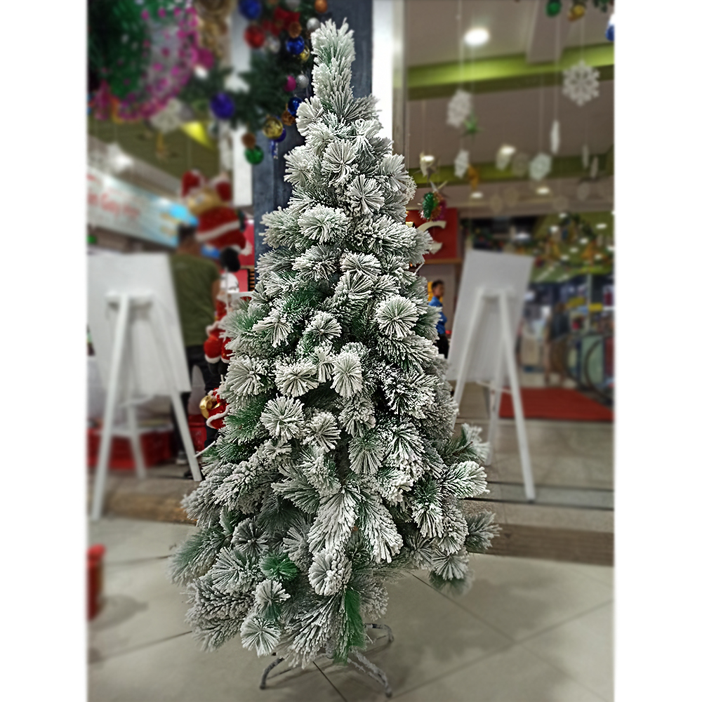 Christmas Tree With Snow 7'